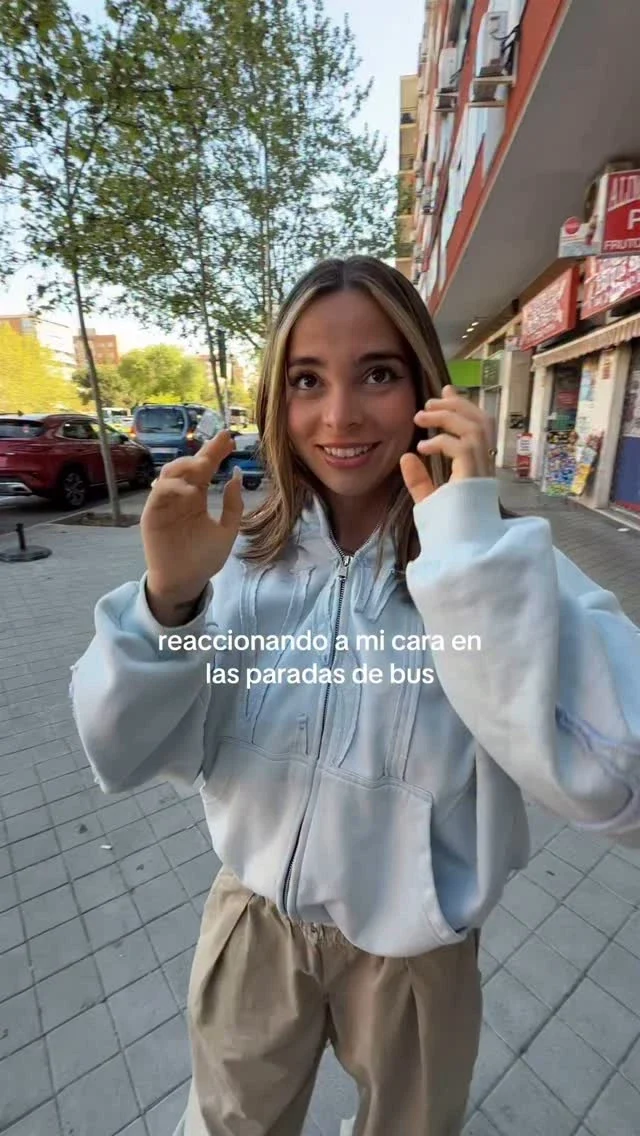 Clersss reacciona a la publicidad exterior